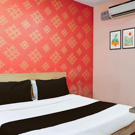 Super Hotel O S J Residency Dillí Exteriér fotografie