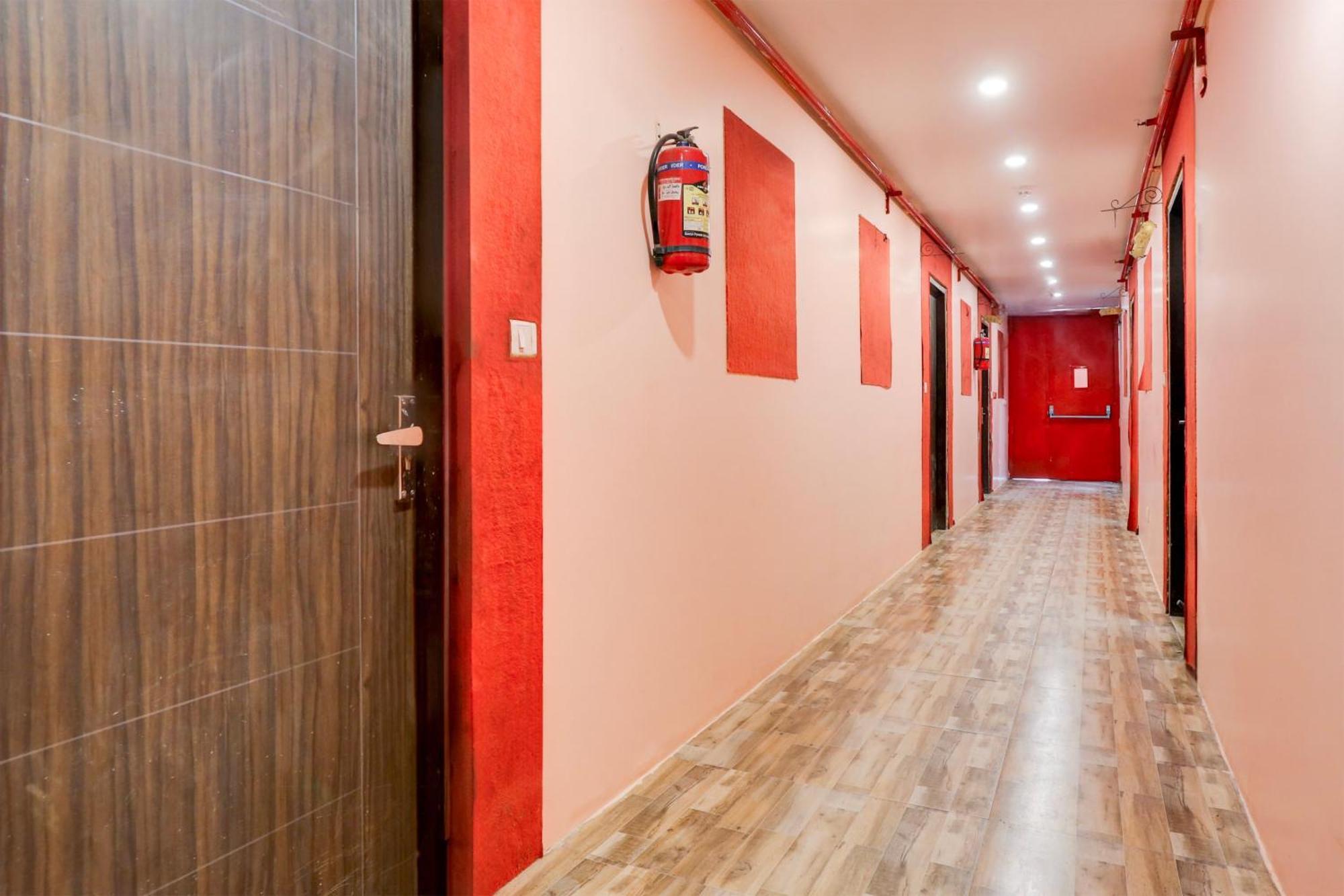 Super Hotel O S J Residency Dillí Exteriér fotografie
